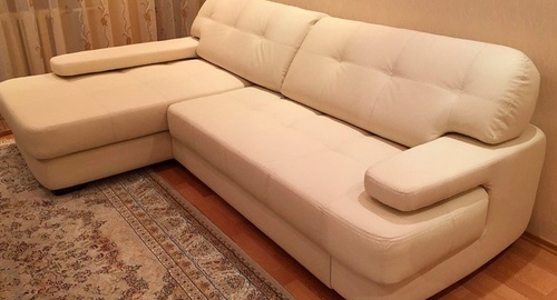 Обивка углового дивана.  Железнодорожный